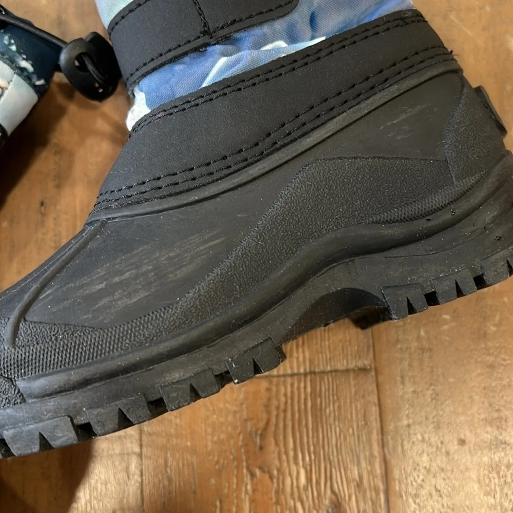 Molo driven arctic landscape snow boots